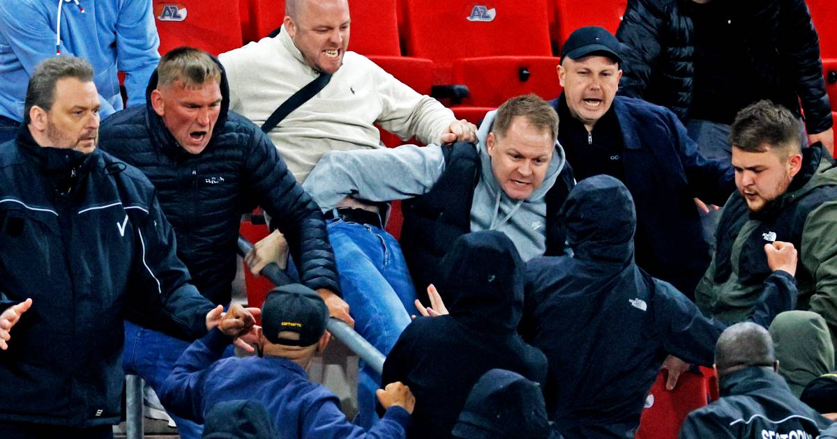 Condanne al carcere per i tifosi dell’AZ che infuriavano dopo la partita contro il West Ham: ‘Gruppo di iene’ |  interno