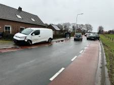 Bestuurder vliegt uit de bocht en botst op tegenligger in Groesbeek