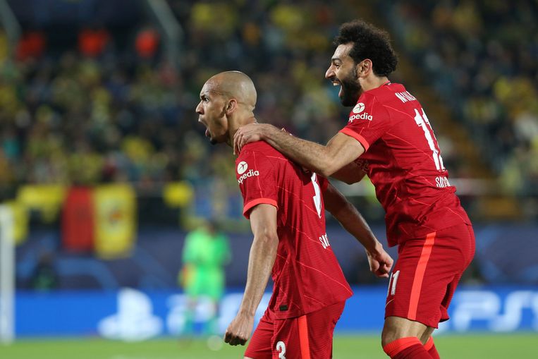 Fabinho (rechts) heeft gescoord, Liverpool leeft weer en Salah is zich dat zeer bewust.  Beeld AP