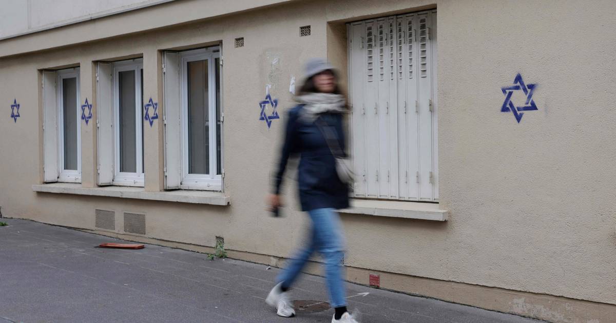 Париж просыпается от «страха и стыда»: дома и магазины запятнаны звездой Давида |  снаружи