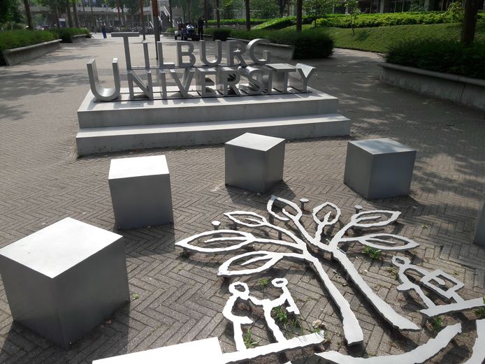 Een van de entrees tot de Tilburgse campus.