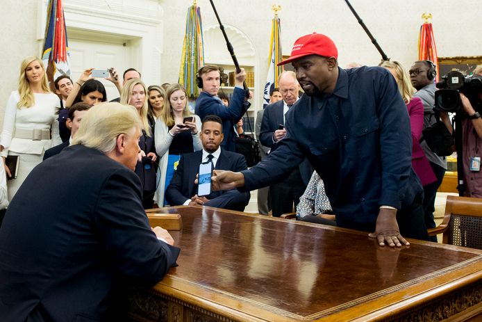 Kanye West wil zich nu toch kandidaat stellen voor het presidentschap.