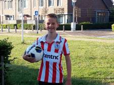 Maasdijkse Luuk (12) krijgt tóch zijn eigen voetbaldoeltjes aan het Inneveldthof