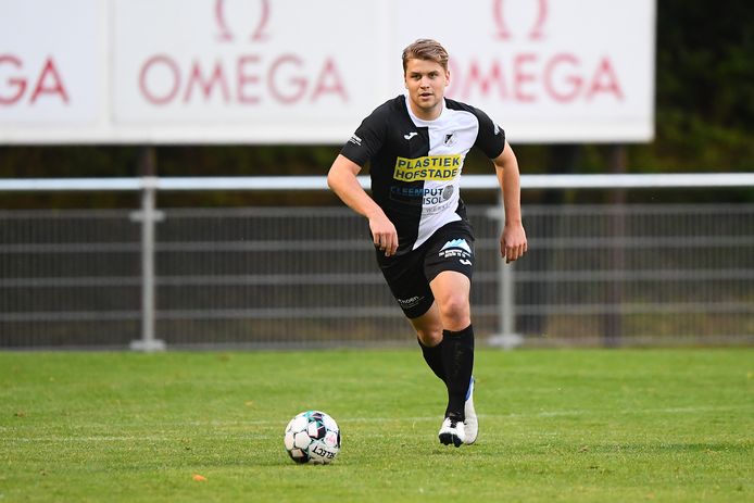 Andreas Burssens kwam bij Eendracht Aalst verrassend aan de aftrap en effende met een kopbalgoal het pad naar de zege.