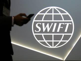 Europa dropt 'financiële atoombom' op Rusland: verschillende Russische banken verliezen toegang tot Swift