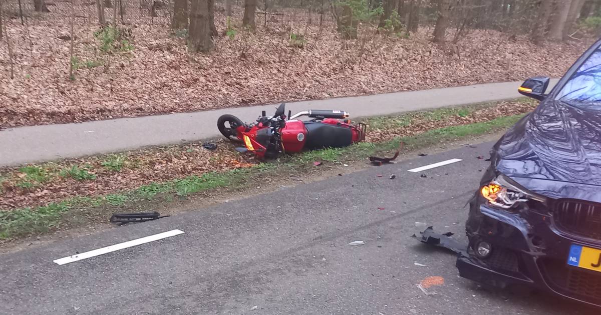 Motorrijder gewond na frontale botsing in Heilig Landstichting