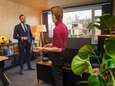 Minister Hugo de Jonge bezoekt duurzaam woonproject voor starters in Gouda