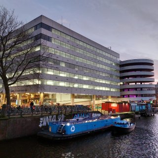 Will the unattractive Appeltjesmarkt near Marnixstraat become a ‘hub’ for transshipping goods from the water?