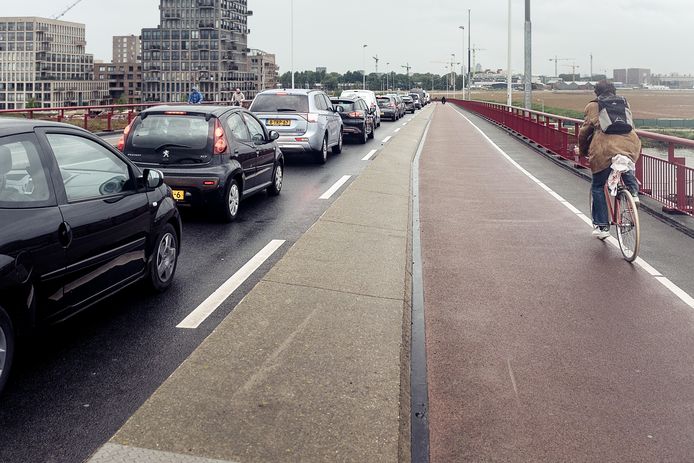 De Schellingwouderbrug richting Zeeburg.