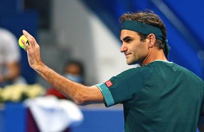 Hij staat er meteen weer: Federer klopt Brit Evans bij comeback in Doha