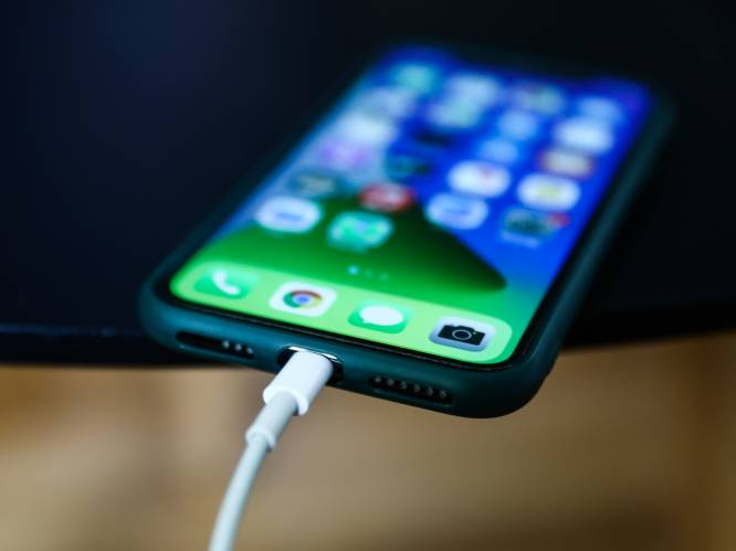 Brazilië neemt het wél op tegen Apple en haalt iPhones zonder bijgeleverde lader ook echt uit de rekken