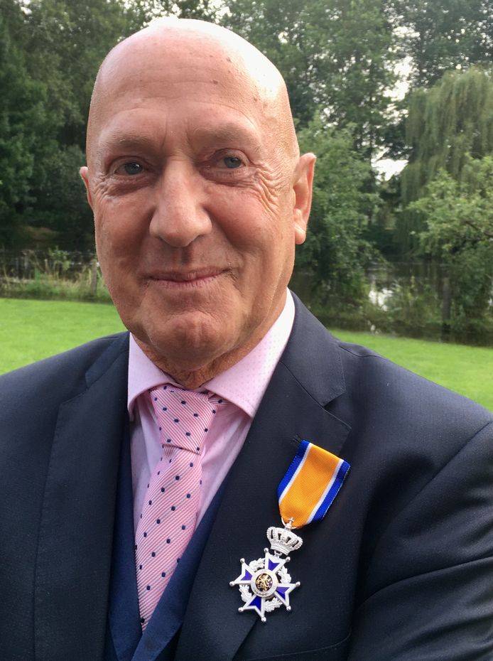 Frans Verhallen, Ridder in de Orde van Oranje Nassau