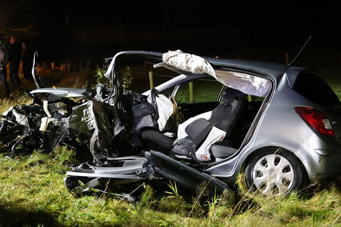 Een automobilist raakte in de nacht van vrijdag op zaterdag gewond bij een ongeval in Elspeet