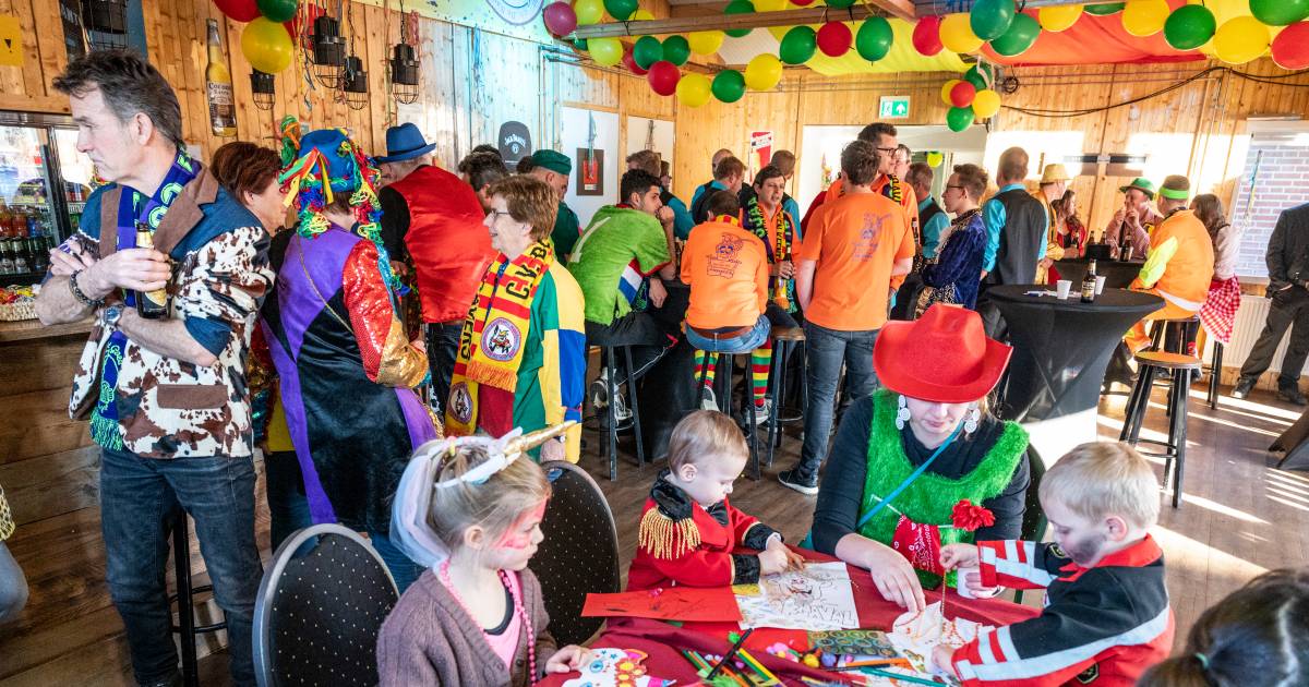 Nachtgravers Overlangel druppelen langzaam binnen bij matinee