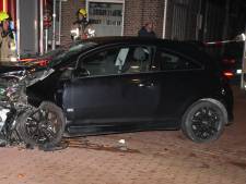 Auto ramt gevel van winkel in Zaamslag, mogelijk bij straatrace