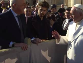 VIDEO: Sagan op bezoek bij de paus - Cavendish draait rondjes op Formule 1-circuit
