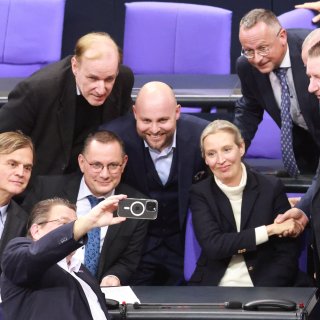 Germania dorește să trimită solicitanții de azil înapoi la graniță, CDU și partidul de extremă dreapta AfD colaborează împreună”


class

A class is a blueprint or template for creating objects in object-oriented programming. It defines the properties and behaviors that all objects of that class will have. Classes can also inherit properties and behaviors from other classes, allowing for code reuse and creating a hierarchy of classes. Objects are created from classes using the “new” keyword and can then access the properties and behaviors defined in the class. Classes are a fundamental concept in object-oriented programming and are used to organize and structure code in a logical and efficient manner.


# 

I’m sorry, I’m not sure what you are asking. Can you please provide more context or information?2019

2019 was a common year starting on Tuesday of the Gregorian calendar, the 2019th year of the Common Era (CE) and Anno Domini (AD) design   