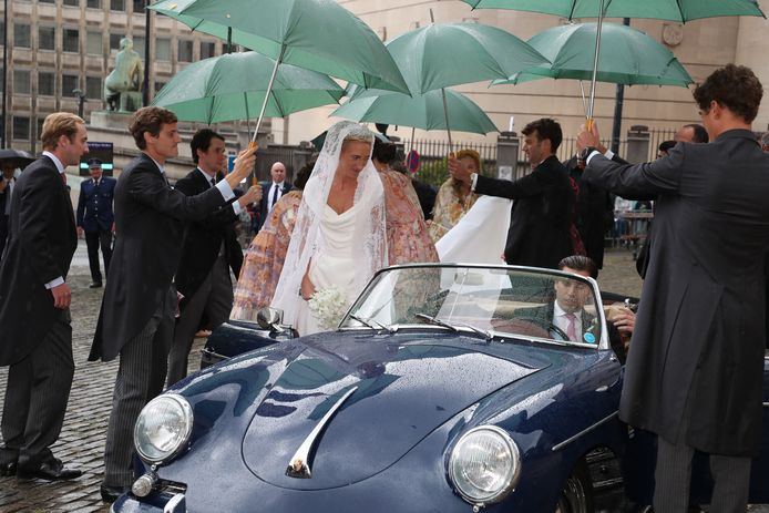 De twee werden vervolgens opgehaald in een Porsche, die William speciaal had uitgekozen.