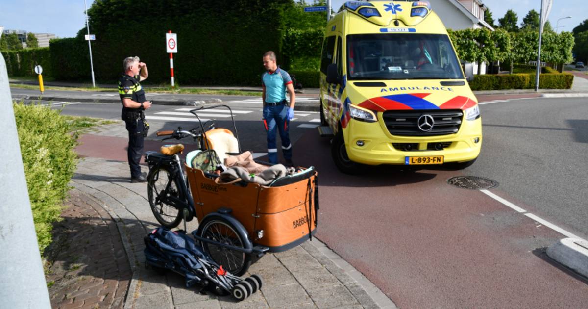 Moeder en kind gewond na ongeval in Goes met bakfiets.