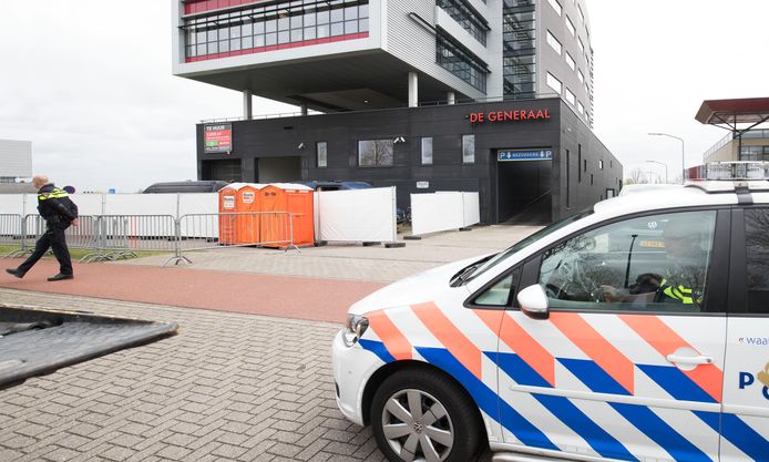 In bedrijvenverzamelingsgebouw de Generaal in Veenendaal werd een drugslab gevonden.