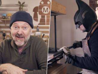 Cabaretier Henk Rijckaert maakt iconische grijphaak uit ‘The Batman’ na 