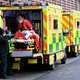 In Londen moeten de ambulances wachten: de ic-afdelingen liggen vol, hele families sterven aan corona