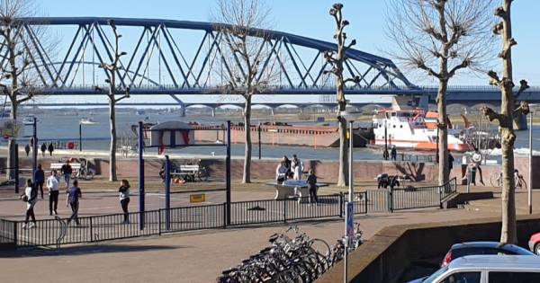 LIVE | Duizenden extra handjes voor ziekenhuizen Nijmegen, genoeg bedden in Achterhoek - De Gelderla