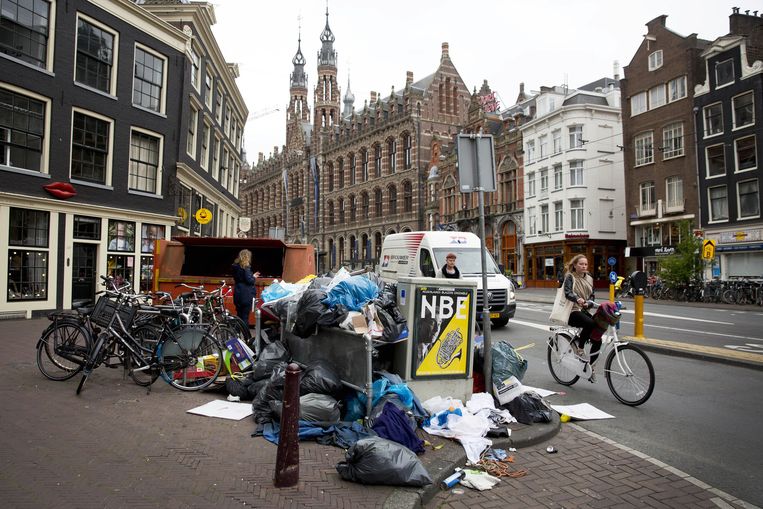 In drie gemeenten in Nederland staakten de afgelopen dagen de vuilophaaldiensten al Beeld anp