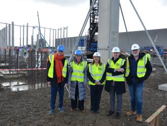 Decebra bouwt hoogbouwmagazijn in Eigenlopark: “Opslagcapaciteit voor VF Europe verdubbelen”