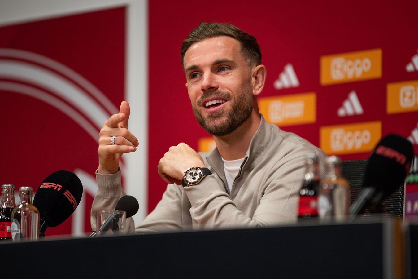 Enthousiaste Jordan Henderson staat te trappelen bij Ajax: ‘Het is een ...