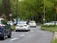 De Birkstraat in Soest heeft veel last van sluipverkeer vanaf Amersfoort dat via Soest-Zuid naar de A28 rijdt.