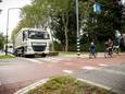 Kruising snelfietspad en Wilhelminalaan in Beuningen.