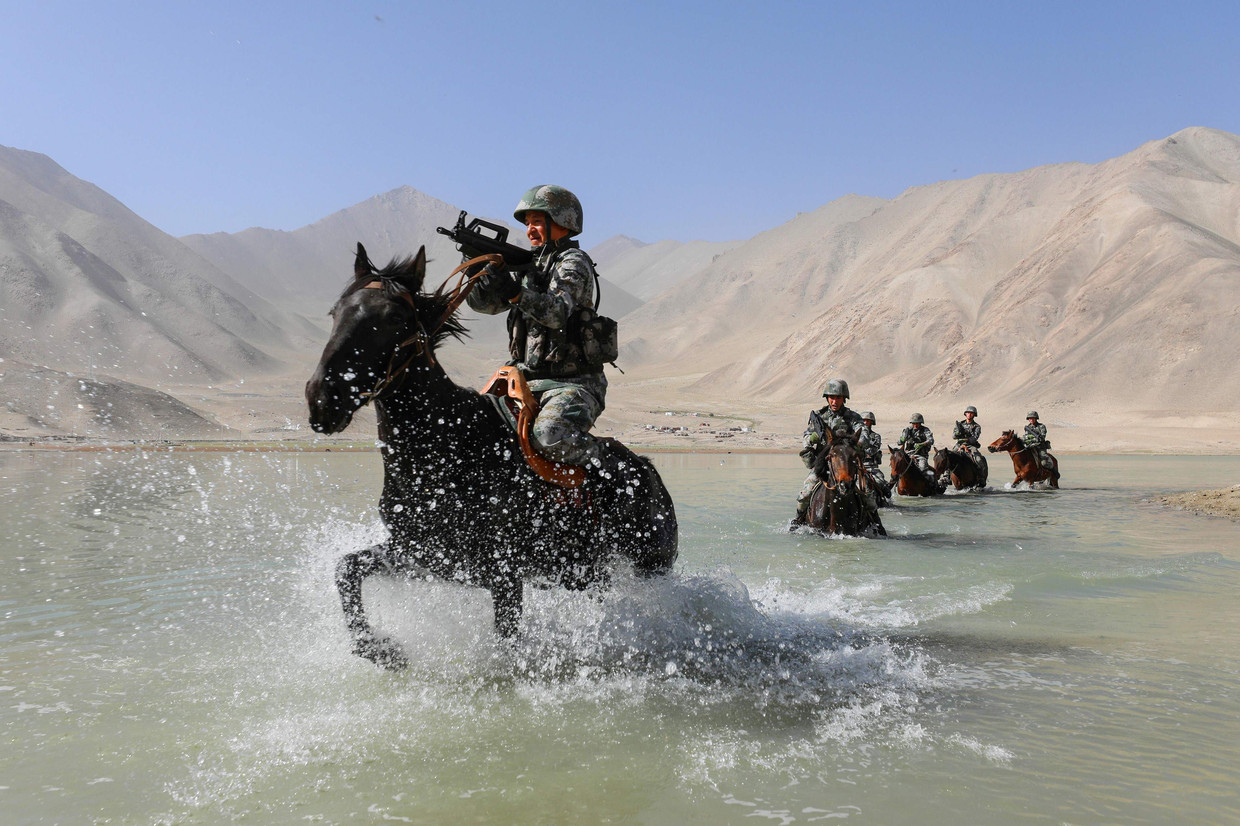 Pelatihan Tentara Tiongkok di Pegunungan Pamir di Provinsi Kashgar.  Gambar AFP