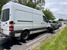 Veel olie op de weg na kettingbotsing bij Ermelo