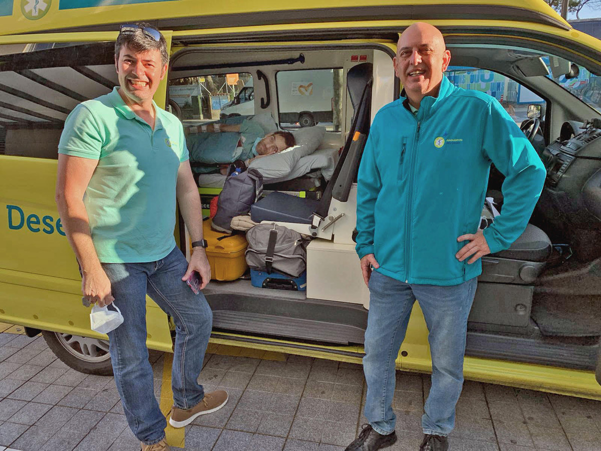 Transport van de zieke Tom Schoonhoven van Marbella naar Groningen door de stichting Ambulance Wens.
