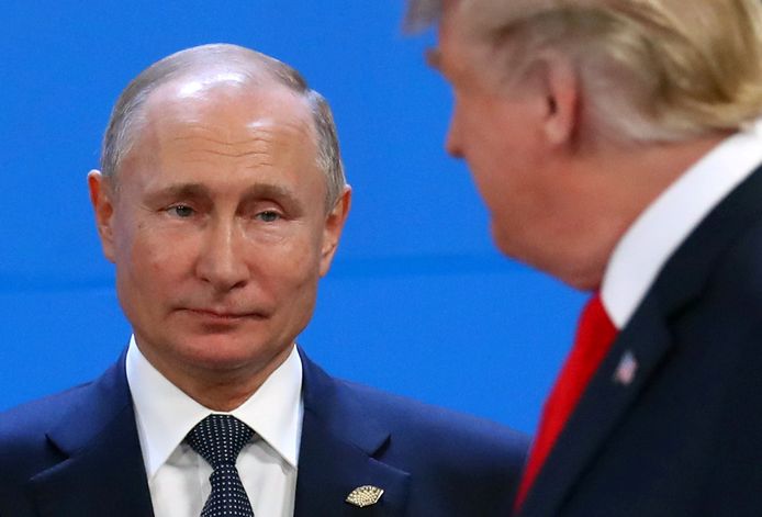 President Vladimir Poetin van Rusland tijdens een ontmoeting met de Amerikaanse president Donald Trump.