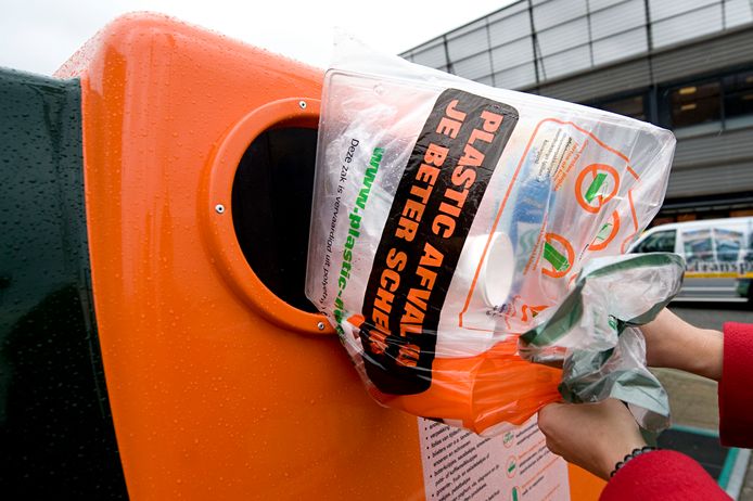 Afvalzak voor op rantsoen in Enschede: in 2021 nog met bon | Enschede |