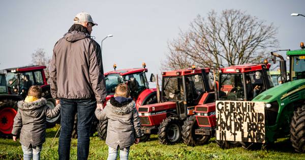 Nieuwe acties van boeren op veertig plekken door heel Nederland