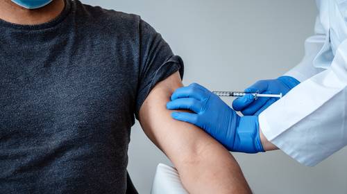 Welke vaccins zullen we eerst hebben? En hoe gaan we dat organiseren? De belangrijkste vragen over de vaccins beantwoord 