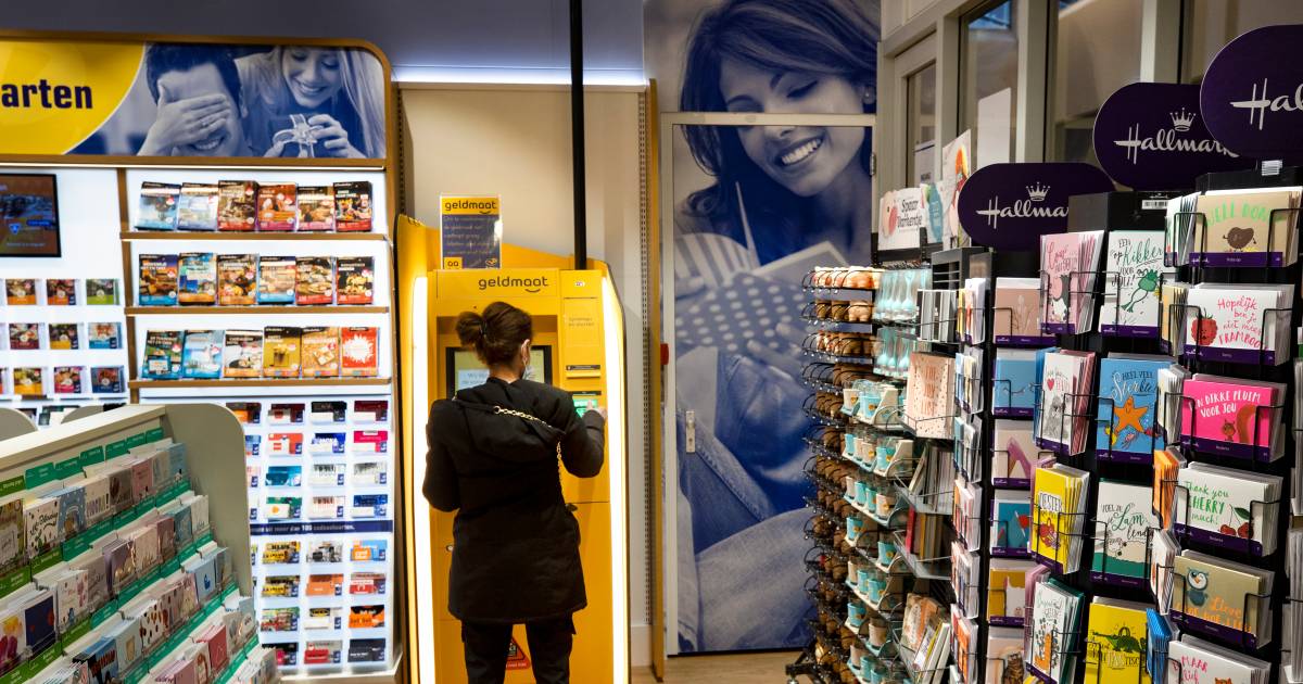 Inwoners Asten kunnen pinnen tijdens openingstijden van supermarkten | De Peel ed.nl