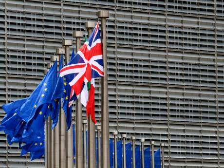 La livre britannique tombe à un plus bas en 31 ans face au dollar