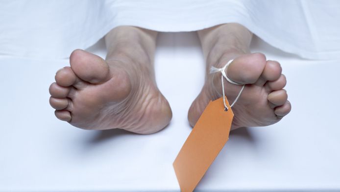 Vrouw Snijdt Borsten En Teen Af Van Opgebaarde Rivale Bizar Hln Be