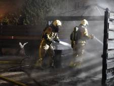 Schuurtje in Staphorst brandt tot grond toe af