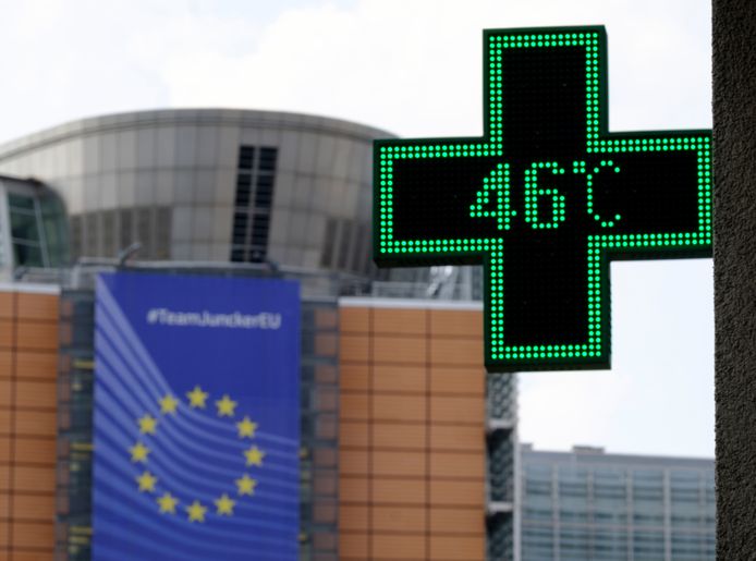 Een in de zon staande thermometer van een apotheek nabij het Brusselse Berlaymontgebouw meldde op 25 juli 2019 een temperatuur van liefst 46 graden Celsius.