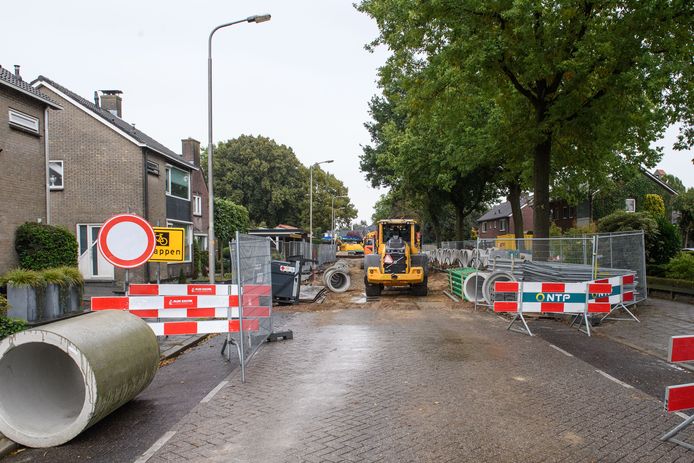 De riolering wordt vervangen in de nieuw in te richten Europastraat. Niet alle aanwonenden zijn er van overtuigd dat de straat straks ook veiliger wordt, hetgeen wel de bedoeling is.
