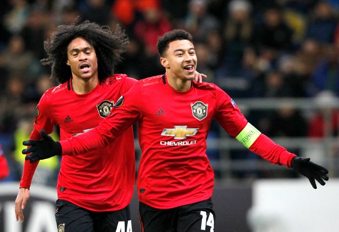 Tahith Chong viert de goal van Jesse Lingard.