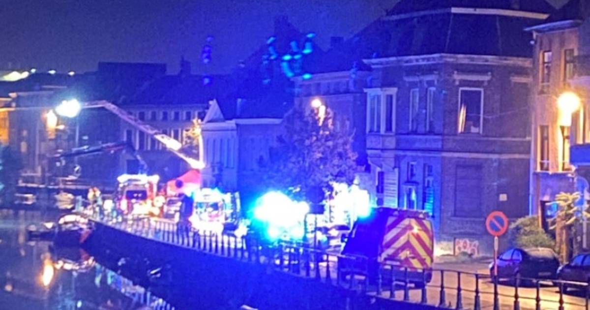 Vier doden bij ongeluk in centrum Gent, Franse Peugeot crasht in water.