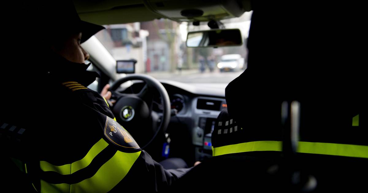 Overval met vuurwapen op winkel Bijlmerplein, verdachten gevlucht