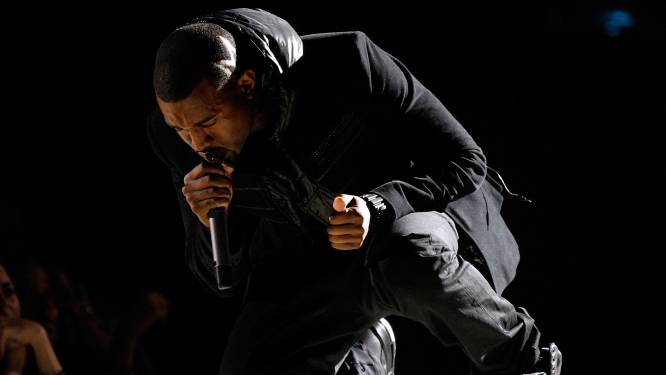 Sneakers van Kanye West moeten 1 miljoen dollar opbrengen