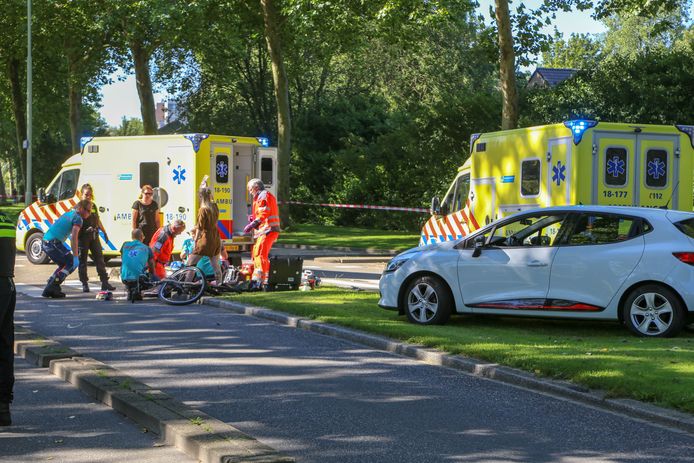 Meerdere hulpdiensten werden opgeroepen na het ongeluk, maar de hulp mocht niet meer baten.